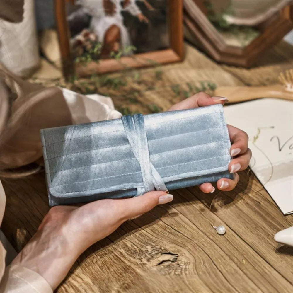 Etui na biżuterię podróżne, aksamitne, zwijane, błękitny