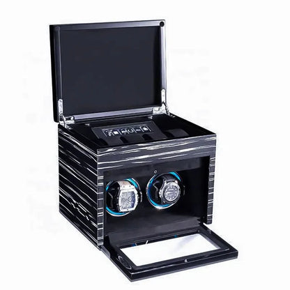 Rotomat na zegarki w formie kolumny, z panelem LCD i pilotem, ujęcie 3
