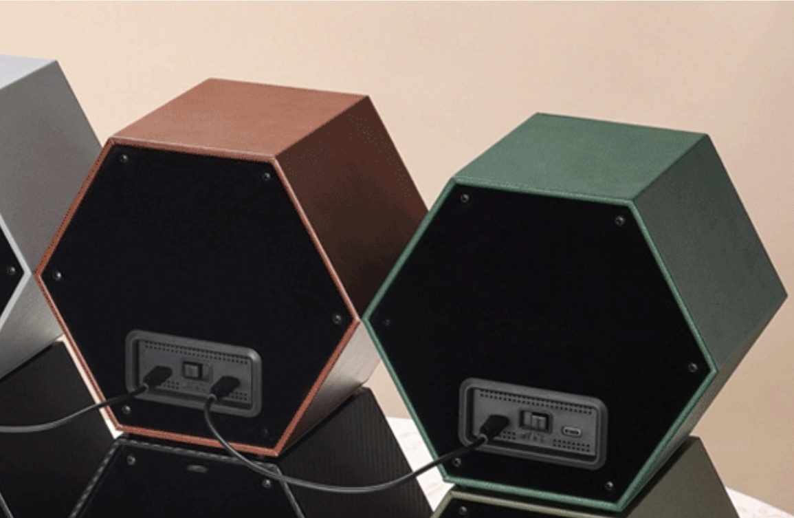 Rotomat sześciokątny na 1 lub 2 zegarki, ekoskóra, zasilanie USB, ujęcie 3