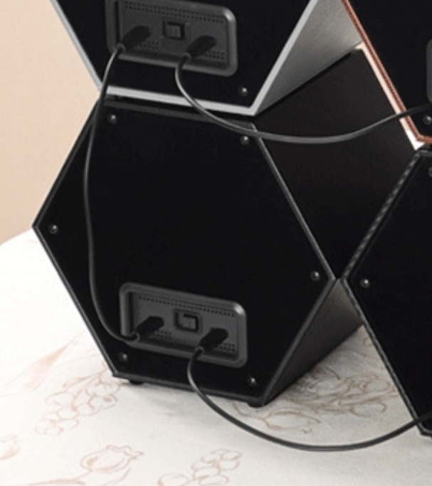 Rotomat sześciokątny na 1 lub 2 zegarki, ekoskóra, zasilanie USB, ujęcie 9